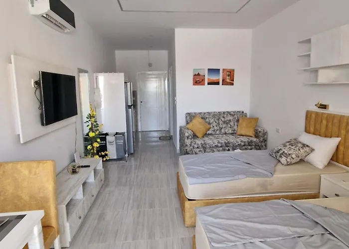 New In Avenue On Mamsha -private Beach&pool Appartement Hurghada